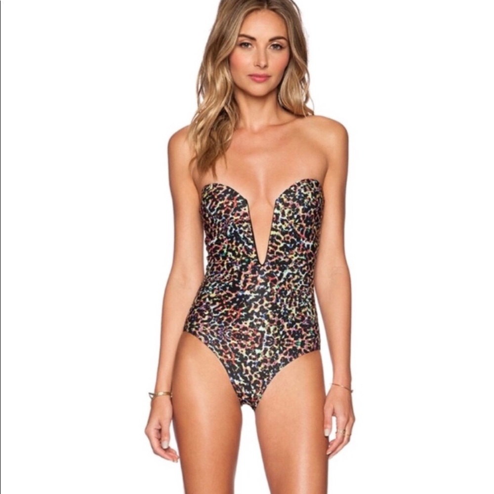 BEACH RIOT one piece